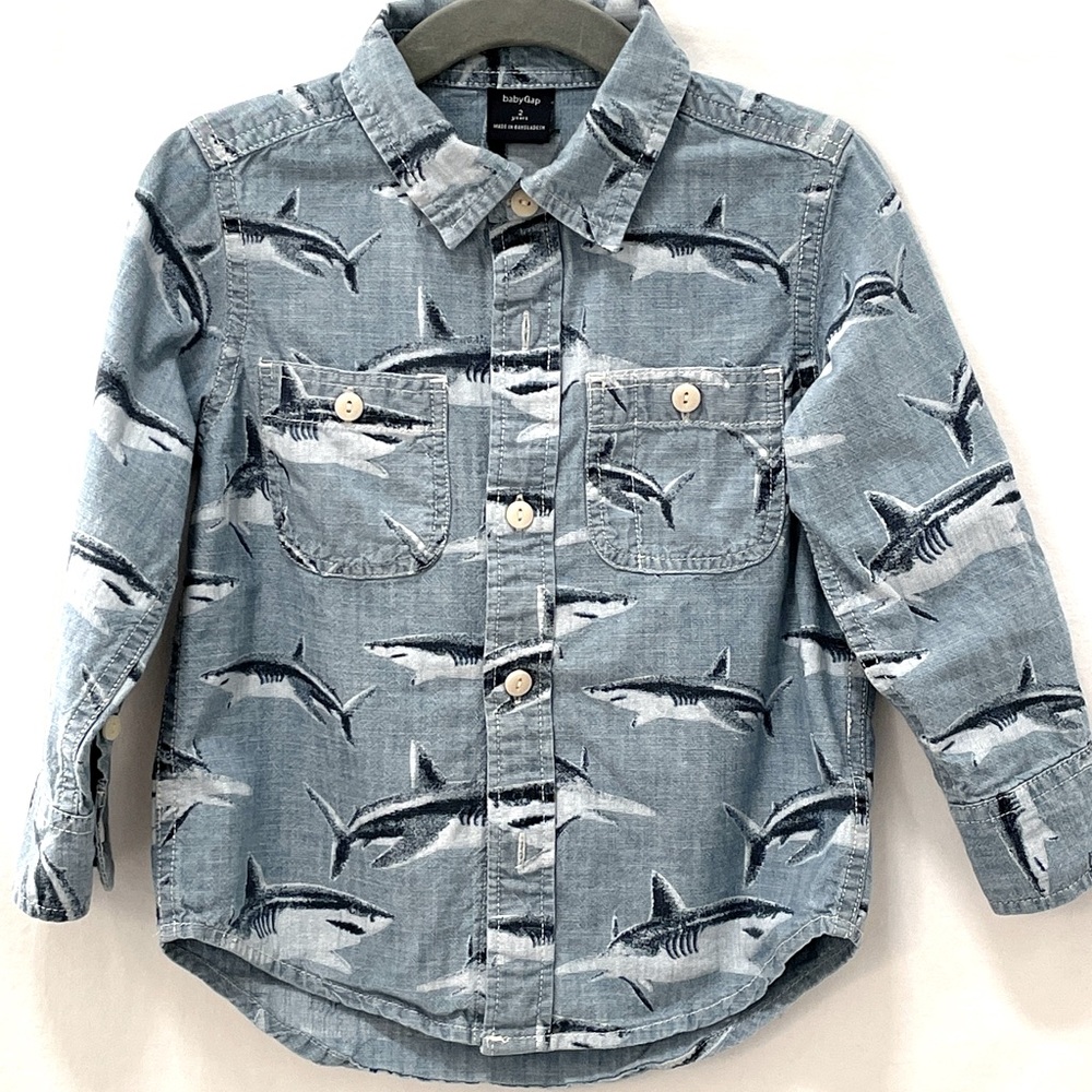 GAP lightweight sharks button down shirt